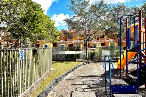 Condo in Pembroke Pines, Florida, 3 bedrooms  № 2063243 - photo 26