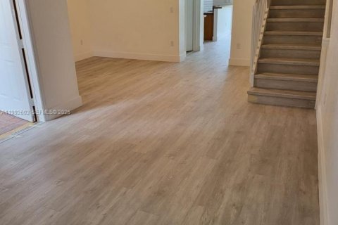 Condo in Pembroke Pines, Florida, 3 bedrooms  № 2063243 - photo 12