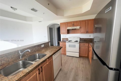 Condo in Pembroke Pines, Florida, 3 bedrooms  № 2063243 - photo 7