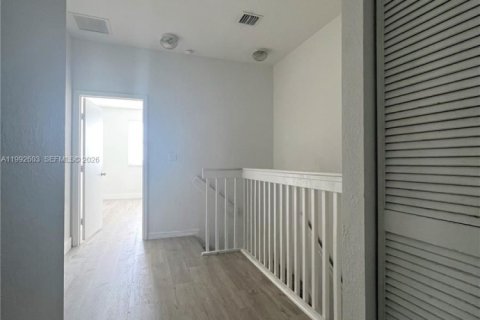 Condo in Pembroke Pines, Florida, 3 bedrooms  № 2063243 - photo 22