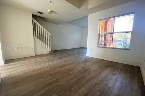 Condo in Pembroke Pines, Florida, 3 bedrooms  № 2063243 - photo 5