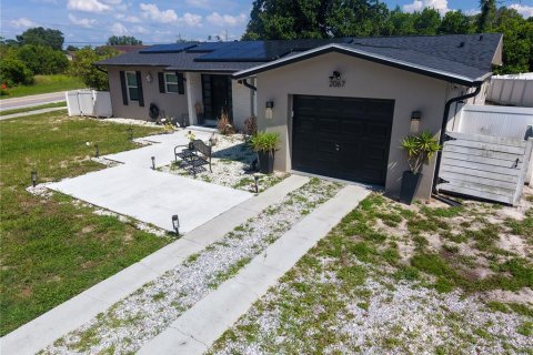 Villa ou maison à vendre à Deltona, Floride: 4 chambres, 140 m2 № 2203006 - photo 2
