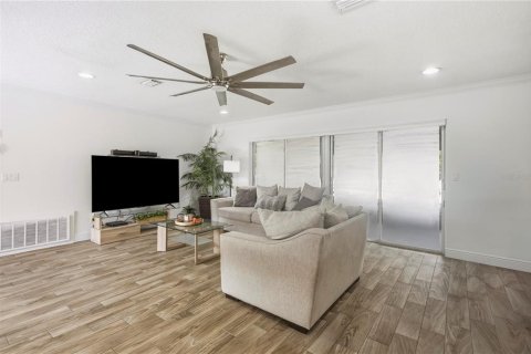 Villa ou maison à vendre à Deltona, Floride: 4 chambres, 140 m2 № 2203006 - photo 14