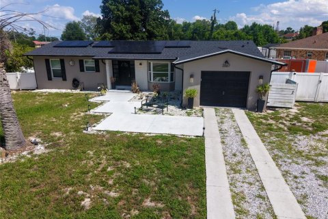 Villa ou maison à vendre à Deltona, Floride: 4 chambres, 140 m2 № 2203006 - photo 5