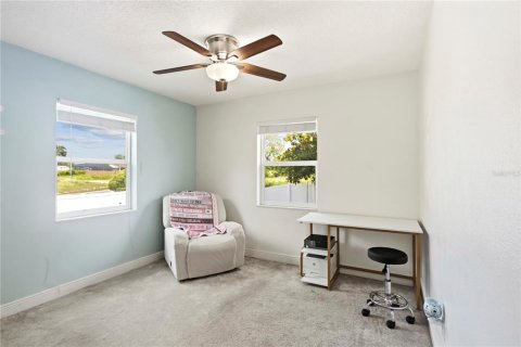 Villa ou maison à vendre à Deltona, Floride: 4 chambres, 140 m2 № 2203006 - photo 28