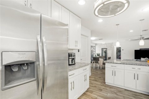 Villa ou maison à vendre à Deltona, Floride: 4 chambres, 140 m2 № 2203006 - photo 20