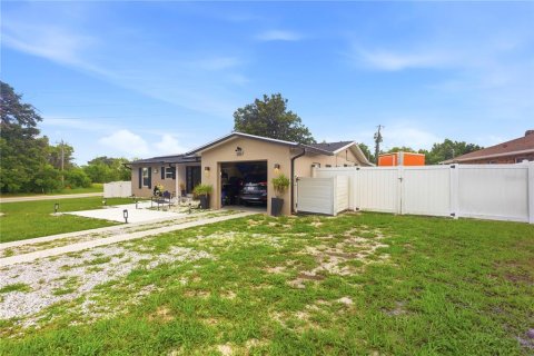 Villa ou maison à vendre à Deltona, Floride: 4 chambres, 140 m2 № 2203006 - photo 11