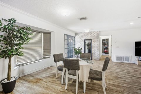 Villa ou maison à vendre à Deltona, Floride: 4 chambres, 140 m2 № 2203006 - photo 18