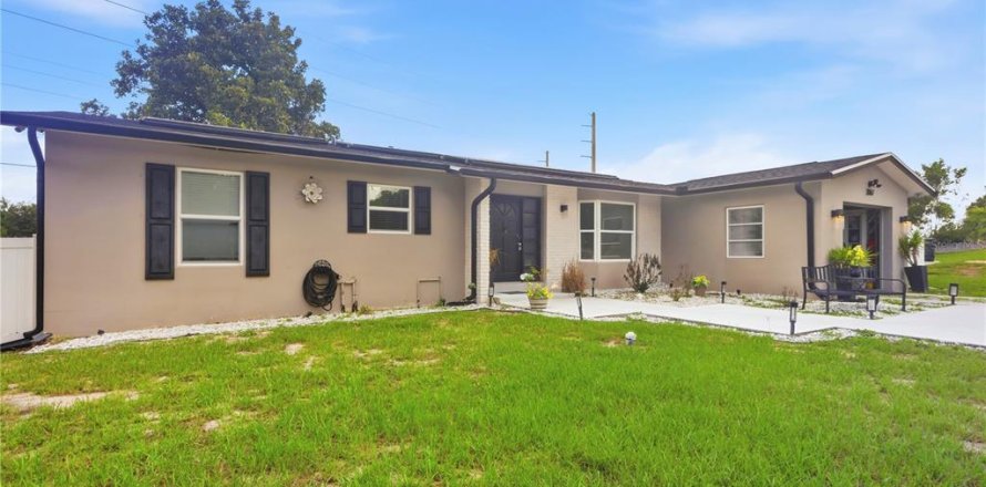 Villa ou maison à Deltona, Floride 4 chambres, 140 m2 № 2203006
