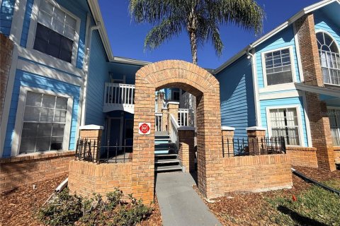 Condo in Kissimmee, Florida, 3 bedrooms № 2225186 - photo 2