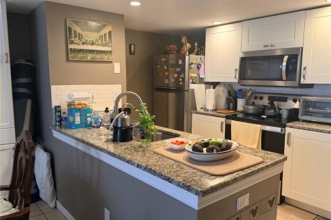 Condo in Kissimmee, Florida, 3 bedrooms № 2225186 - photo 11