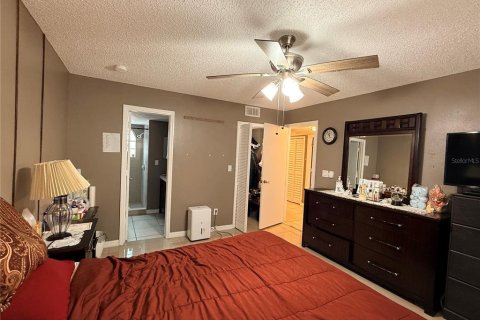 Condo in Kissimmee, Florida, 3 bedrooms № 2225186 - photo 21