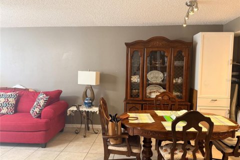 Condo in Kissimmee, Florida, 3 bedrooms № 2225186 - photo 5
