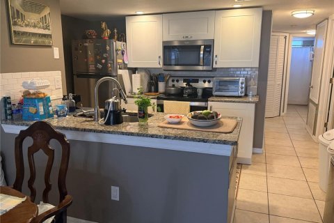 Condo in Kissimmee, Florida, 3 bedrooms № 2225186 - photo 10
