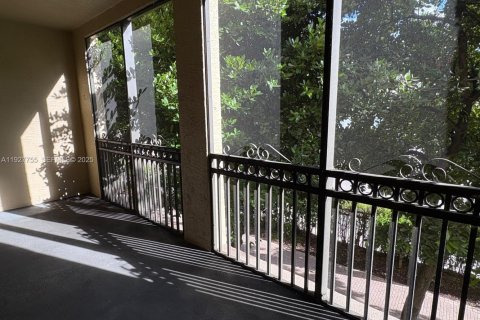 Снять в аренду кондоминиум в Санрайз, Флорида 2 спальни, 107.67м2, № 1988240 - фото 26