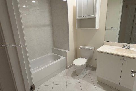 Снять в аренду кондоминиум в Санрайз, Флорида 2 спальни, 107.67м2, № 1988240 - фото 22