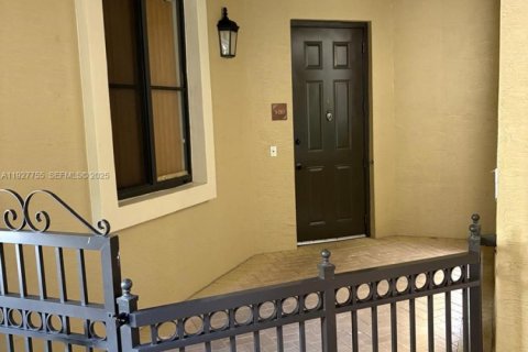 Снять в аренду кондоминиум в Санрайз, Флорида 2 спальни, 107.67м2, № 1988240 - фото 10