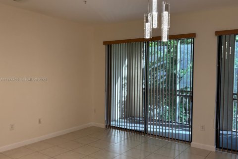 Снять в аренду кондоминиум в Санрайз, Флорида 2 спальни, 107.67м2, № 1988240 - фото 15