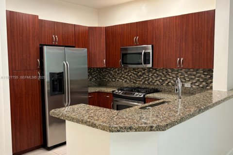 Снять в аренду кондоминиум в Санрайз, Флорида 2 спальни, 107.67м2, № 1988240 - фото 12