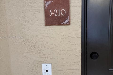 Снять в аренду кондоминиум в Санрайз, Флорида 2 спальни, 107.67м2, № 1988240 - фото 9