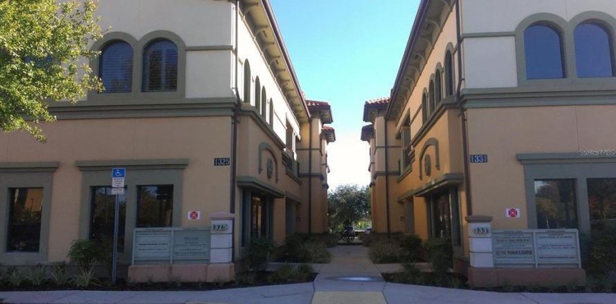 Commercial property in Lake Mary, Florida № 2232836