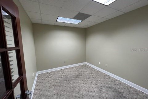 Commercial property in Lake Mary, Florida № 2232836 - photo 3