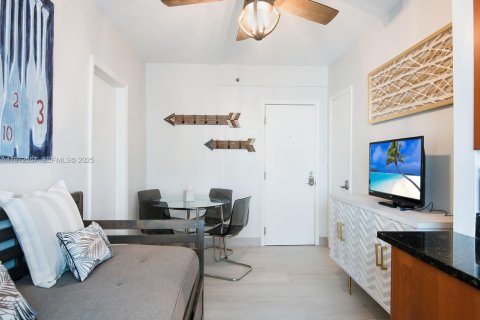 Condo in Miami Beach, Florida, 1 bedroom  № 1976860 - photo 8