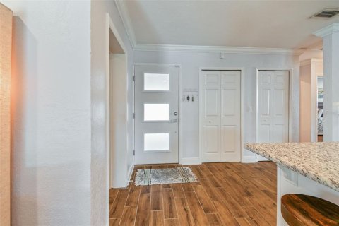 House in Saint Petersburg, Florida 3 bedrooms, 180.32 sq.m. № 1835485 - photo 24