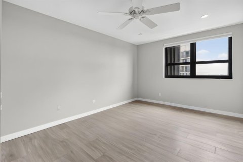 Condo in North Palm Beach, Florida, 2 bedrooms № 2384521 - photo 16