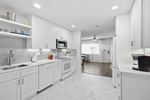 Villa ou maison à vendre à Sarasota, Floride: 3 chambres, 160.35 m2 № 2129127 - photo 14