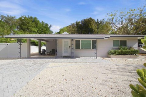 Villa ou maison à vendre à Sarasota, Floride: 3 chambres, 160.35 m2 № 2129127 - photo 2