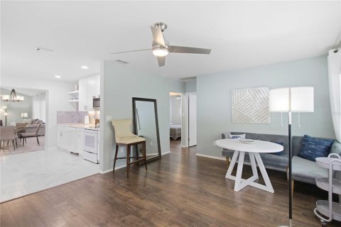 Villa ou maison à vendre à Sarasota, Floride: 3 chambres, 160.35 m2 № 2129127 - photo 8