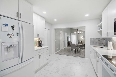 Villa ou maison à vendre à Sarasota, Floride: 3 chambres, 160.35 m2 № 2129127 - photo 12