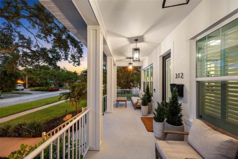 Casa en venta en Saint Petersburg, Florida, 4 dormitorios, 294.5 m2 № 1883464 - foto 2
