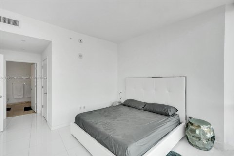 Condominio en venta en Miami, Florida, 1 dormitorio, 94.57 m2 № 1957408 - foto 24