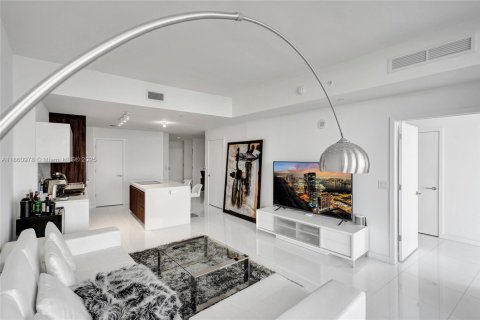 Condominio en venta en Miami, Florida, 1 dormitorio, 94.57 m2 № 1957408 - foto 10