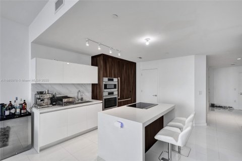 Condominio en venta en Miami, Florida, 1 dormitorio, 94.57 m2 № 1957408 - foto 12