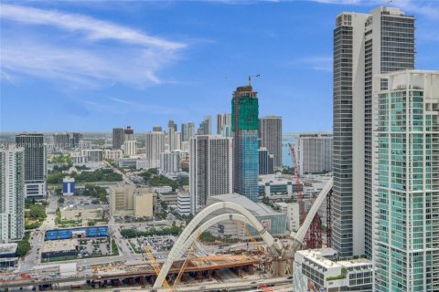 Condominio en venta en Miami, Florida, 1 dormitorio, 94.57 m2 № 1957408 - foto 19