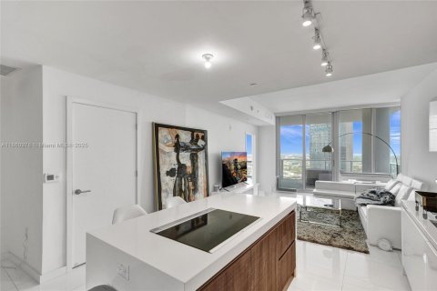 Condominio en venta en Miami, Florida, 1 dormitorio, 94.57 m2 № 1957408 - foto 6