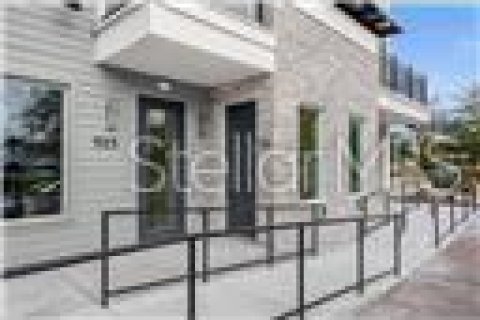 Propiedad comercial en alquiler en Oviedo, Florida, 51.1 m2 № 1743083 - foto 2