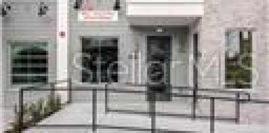 Propiedad comercial en Oviedo, Florida 51.1 m2 № 1743083