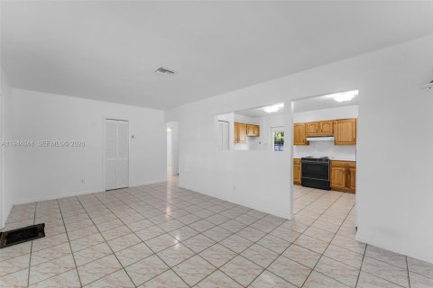 Купить виллу или дом в Хомстед, Флорида 2 спальни, 95.88м2, № 2005412 - фото 6