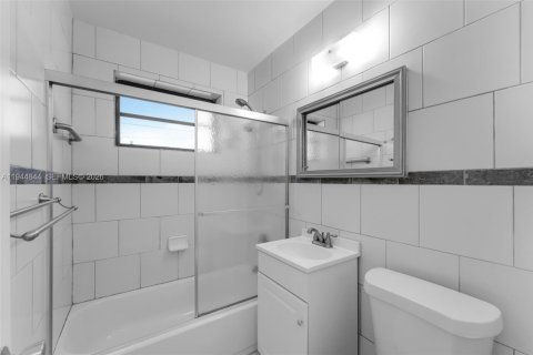 Купить виллу или дом в Хомстед, Флорида 2 спальни, 95.88м2, № 2005412 - фото 11