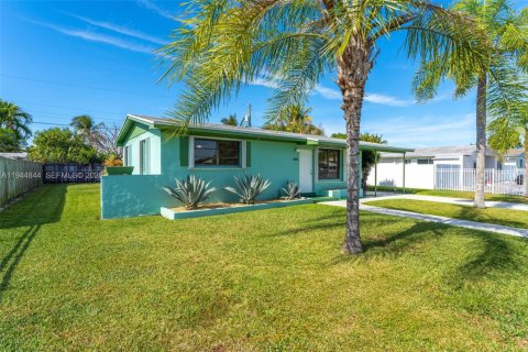 Купить виллу или дом в Хомстед, Флорида 2 спальни, 95.88м2, № 2005412 - фото 3