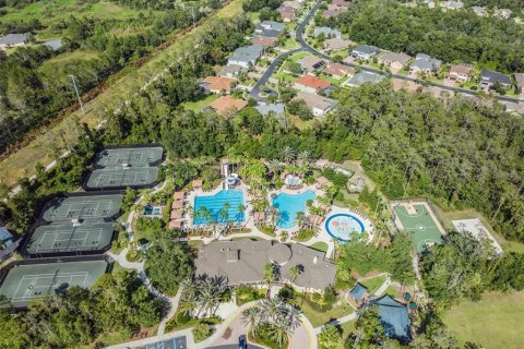 House in Wesley Chapel, Florida 2 bedrooms, 155.43 sq.m. № 1776814 - photo 8