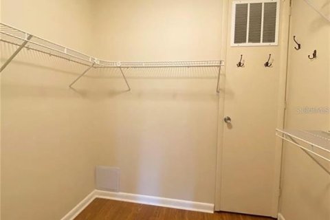 House in Sarasota, Florida 2 bedrooms, 95.04 sq.m. № 2210705 - photo 19