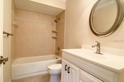 House in Sarasota, Florida 2 bedrooms, 95.04 sq.m. № 2210705 - photo 17