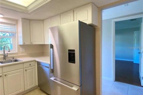 House in Sarasota, Florida 2 bedrooms, 95.04 sq.m. № 2210705 - photo 12