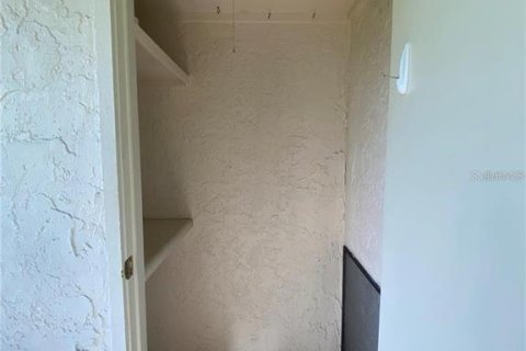 House in Sarasota, Florida 2 bedrooms, 95.04 sq.m. № 2210705 - photo 30