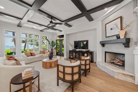 House in Sarasota, Florida 5 bedrooms, 754.83 sq.m. № 2155725 - photo 12